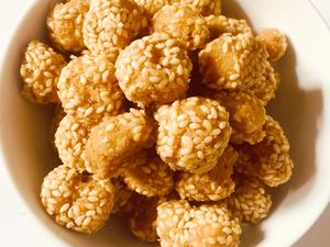 Resep Onde-onde Ketawa Mini yang Gurih Renyah Untuk Suguhan Lebaran