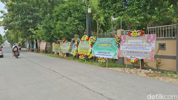 Rumah duka dua warga Bojonegoro yang meninggal laka bus saat umrah