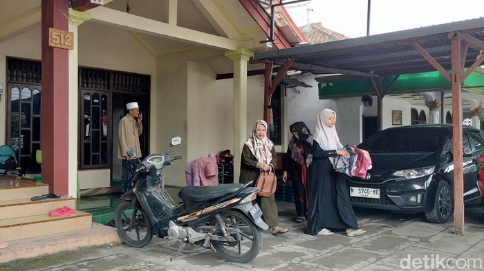 Rumah duka dua warga Bojonegoro yang meninggal laka bus saat umrah