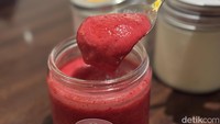 Jika ingin rasa asam dengan sensasi menyegarkan bisa pilih varian Rose Petals, Lychee, dan Raspberry dalam satu racikan. Foto: detikcom/Riska Fitria