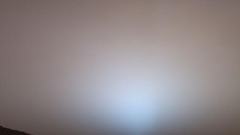 Seperti ini penampilan matahari terbenam di Planet Mars. Foto: NASA/JPL/Texas A&M/Cornell via Bored Panda  