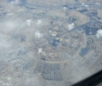 Akan muncul perspektif baru terkait tempat-tempat terkenal di dunia setelah kamu melihat deretan foto berikut ini.