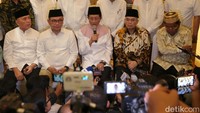Menteri Agama (Menag) sekaligus Imam Besar Masjid Istiqlal Nazaruddin Umar, Gubernur Lembaga Pertahanan Nasional (Lemhanas) yang juga Ketua Umum Ikatan Alumni Universitas Islam Negeri (IKA -UIN) Syarif Hidayatullah Jakarta (2024-2029) TB. Ace Hasan Syadzily, dan Politisi Senior Partai Golkar sekaligus Ketua Umum Badan Pengurus Pusat (BPP) Ikatan Alumni (IKA) UIN Alauddin Makassar Idrus Marham serta sejumlah Alumni UIN, hadir dan berbicara dalam Silahturahmi, Dialog Keumatan dan Kebangsaan, di Sekretariat BPP IKA UIN, Menteng, Jakarta Pusat, Sabtu (22/3/3025).