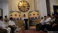 Silahturahmi dan dialog tersebut membahas soal penguatan komunikasi antar Alumni UIN, IAIN dan perguruan tinggi keislaman untuk menjalin persatuan dan menjadi kekuatan yang turut terlibat membangun bangsa.