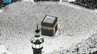 Sheikh Abdulrahman Al-Sudais selaku kepala Kepresidenan Urusan Agama di Masjidil Haram dan Masjid Nabawi mengimbau para jemaah untuk bekerjasama dengan pihak berwenang dalam mengelola arus kerumunan di Makkah. Foto: Saudi Press Agency (SPA)