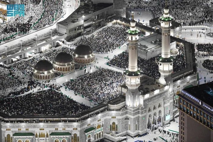Suasana Masjidil Haram di 10 Malam Terakhir Ramadan Suasana Masjidil Haram di 10 Malam Terakhir Ramadan