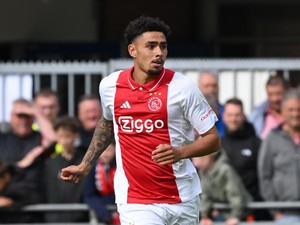 Bintang Muda Ajax Buka Peluang Bela Timnas Indonesia