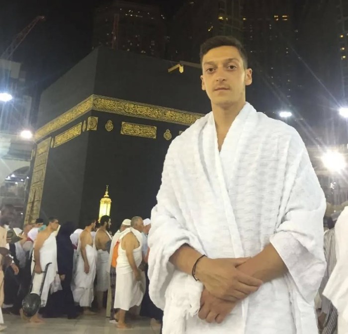 Umrah para artis dan pesepakbola Umrah para artis dan pesepakbola