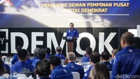 Ketum PD, AHY mengumumkan pengurus PD periode 2025-2030 di kantor DPP PD, Jakarta, Minggu (23/3/2025).