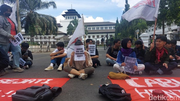 Aksi mahasiswa tolak UU TNI