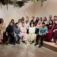 Ilham Habibie tak melewatkan acara ini. Kemeja putih jadi andalan putra presiden ke-2 RI BJ Habibie ini.  (Foto: Instagram/@annisayudhoyono)
