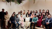 Ada beberapa jajaran di Kabinet Merah Putih yang turut tampak dalam momen itu. Di antaranya Menteri Pariwisata Widiyanti Putri Wardhana, Wamendikti Stella Christie. Juga ada Gusti Bhre Mangkunegara X yang ikut meramaikan momen. (Instagram Annisa Pohan)