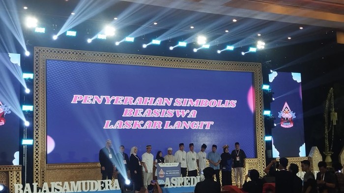 Bukber Yayasan Pecinta Anak Yatim Doefa Indonesia Tercinta bersama ribuan anak yatim se-Jabodetabek. (Fawdi/detikcom)