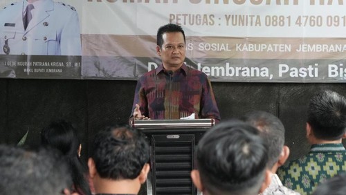 Bupati Jembrana, I Made Kembang Hartawan, meresmikan Rumah Singgah Harmoni di Jalan Pulau Bali Nomor 23, Desa Dauh Puri Kelod, Denpasar, Minggu (23/3/2025). (Dok. Pemkab Jembrana)