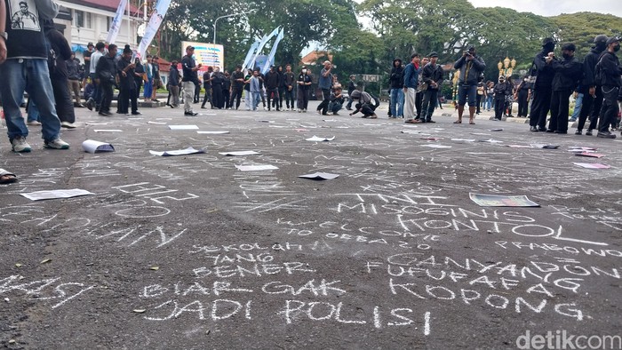 Demo UU TNI di Kota Malang