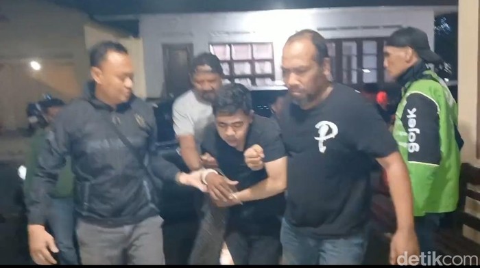 Dua begal yang ditembak di Probolinggo ternyata residivis dan masih saudara sepupu.