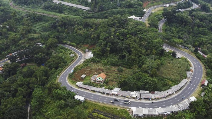 Jalur Selatan merupakan salah satu jalan yang selalu dilalui pemudik setiap tahunnya. Begini kondisi jalur tersebut seminggu sebelum lebaran 2025.