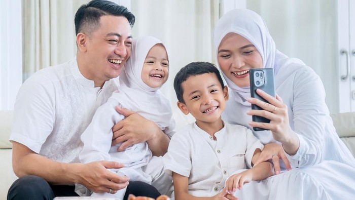 Ilustrasi keluarga muslim