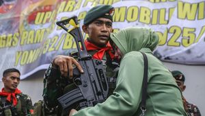 Isak Tangis dan Lambaian Tangan Iringi Keberangkatan TNI ke Papua