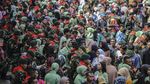 Isak Tangis dan Lambaian Tangan Iringi Keberangkatan TNI ke Papua
