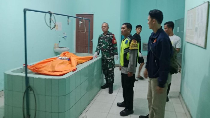 Jasad pria yang tewas tertabrak KA Babaranjang masih berada di RSUD Prabumulih