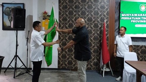 Made Muliawan Arya alias De Gadjah terpilih kembali sebagai Ketua Pertina Bali, Sabtu (22/3/2025). De Gadjah terpilih dalam Musprov Pertina Bali di De Gadjah Center, Denpasar. (Istimewa)