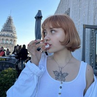 Setelah dilakukan pencarian intensif, Maria ditemukan pada 19 Maret 2025 dalam kondisi kritis di pinggir jalan. Maria mengalami cedera serius dan langsung dilarikan ke rumah sakit untuk mendapatkan perawatan darurat, ungkap seorang sumber kepolisian Dubai. Saat ditemukan, ia tidak membawa kartu identitas atau telepon genggamnya. Foto: dok. Instagram @ae3marylu