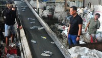 Tempat pengolahan sampah plastik tersebut mampu mencacah hingga 3 ton/hari.