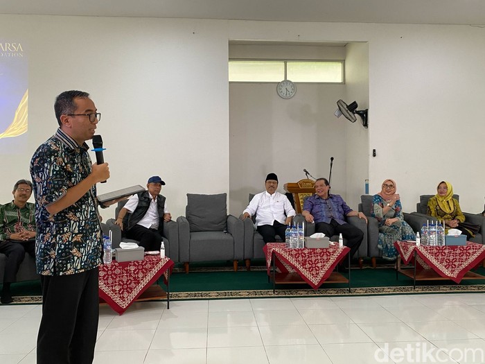 Mendiktisaintek-Menag-Mensos tinjau SMA Unggulan CT Arsa Sukoharjo