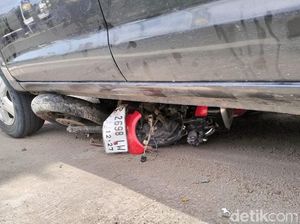 Mobil Dosen Tabrak Motor di Polman, Begini Momennya
