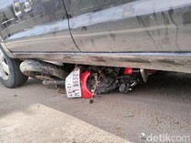 Kronologi Mobil Dosen Tabrakan dengan Sekeluarga Boncengan Motor di Polman