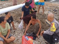 Nelayan di Karangasem Selamat dari Maut Saat Perahunya Dihantam Gelombang