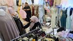 Pasar Rakyat Meulaboh Diserbu Warga yang Berburu Baju Lebaran