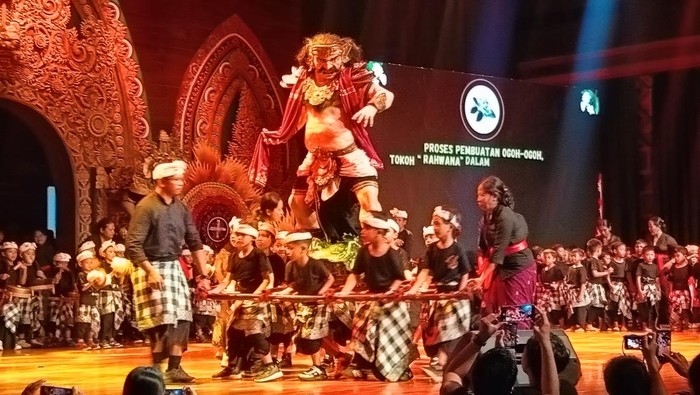 Pawai ogoh-ogoh siswa TK dan PAUD di gedung Dharma Negara Alaya, Denpasar, Bali, Minggu (23/3/2025). (Karsiani Putri/detikBali)