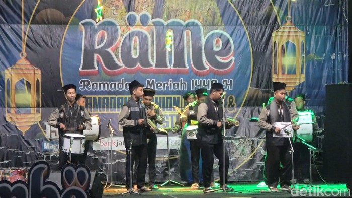 Penampilan Peserta Lomba Musik Patrol
