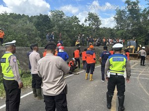 Jalan Penghubung Lahat-Pagar Alam Tertutup Longsor, Ini Jalur Alternatifnya