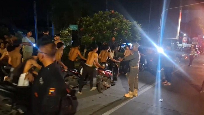 Rombongan kreak yang konvoi menggunakan motor di Kota Semarang diamankan Polrestabes Semarang, Sabtu (22/3/2025).