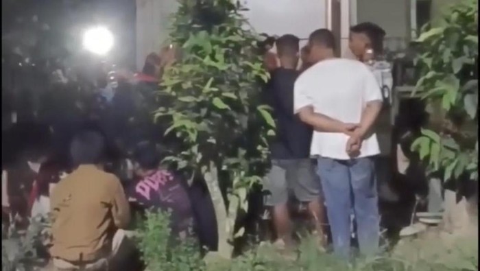 Rumah duka wanita di Konawe Selatan tewas dililit ular piton saat mencari sayur di hutan.