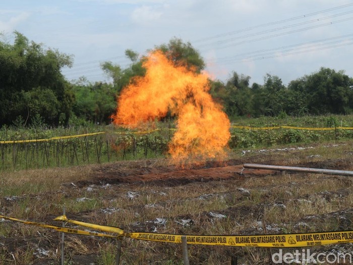 Semburan Api di Bojonegoro