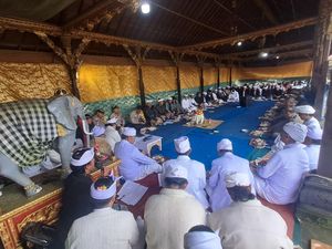 Pemedek Diimbau Tak Bawa Plastik Saat Ngusaba Kadasa Pura Ulun Danu Batur
