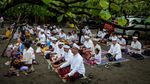 Melihat Upacara Melasti Jelang Nyepi di Pantai Tanjung Pasir