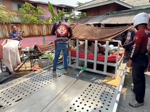 Wanita Obesitas Berbobot 300 Kg Dievakuasi, Diangkut ke RS Pakai Truk Towing
