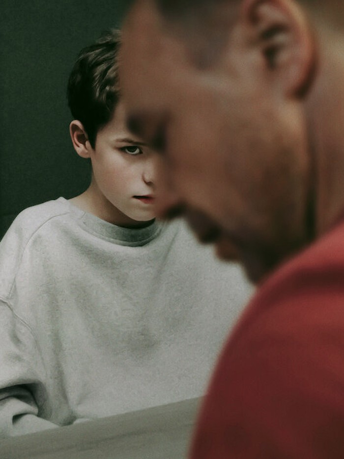 Cuplikan adegan dalam serial Adolescence di Netflix.