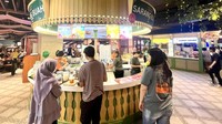 Tema ini menggambarkan momen kebersamaan dan silaturahmi yang menjadi bagian dari tradisi masyarakat dalam merayakan Ramadan dan Idul Fitri.    
