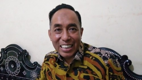 Anggota DPR Mori Hanafi menyampaikan pemerintah pusat akan membangun jembatan Lewa Mori pada 2026. Anggarannya mencapai Rp 1 triliun.