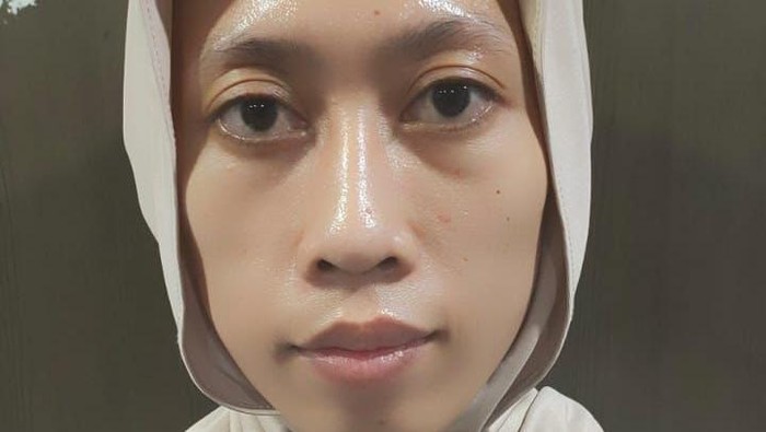 ART di Jaksel, Isma Riyanti (31) ditetapkan sebagai tersangka dan ditahan atas pencurian Patek Philippe Rp 3 miliar. Modusnya dengan menukar jam asli dengan yang palsu.