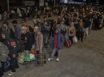 Pelabuhan Ahmad Yani Ternate Ramai Pemudik