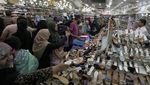 Suasana Ramainya Pasar di Pakistan Jelang Lebaran