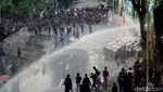 Demo Tolak UU TNI di Surabaya Ricuh