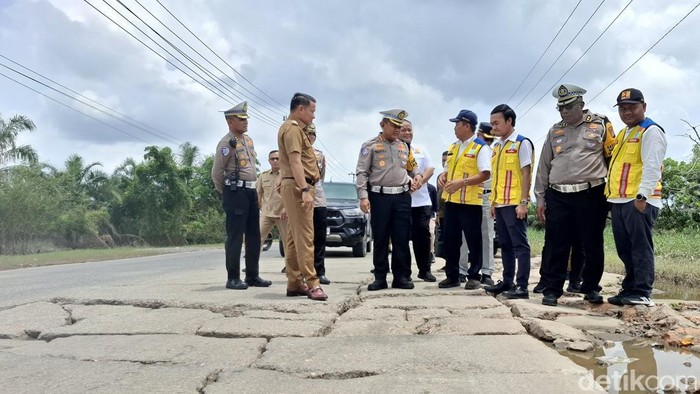 Dirlantas mengecek jalur mudik di Pelalawan (Foto: Dok Raja Adil Siregar)